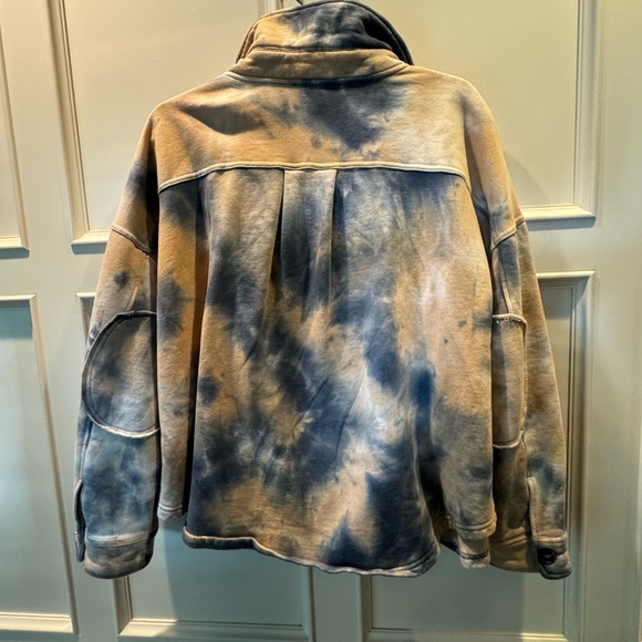 Easel Blue/Tan Tie Dye Button Down Rounded Hem Front Raw Edge Shirt Jacket - Picture 2 of 6